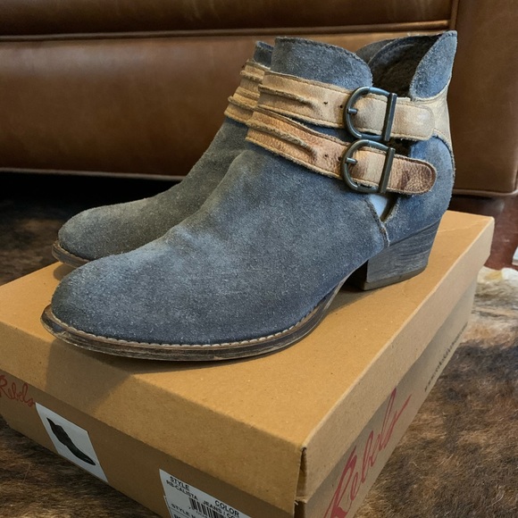 Suede booties - Picture 6 of 8